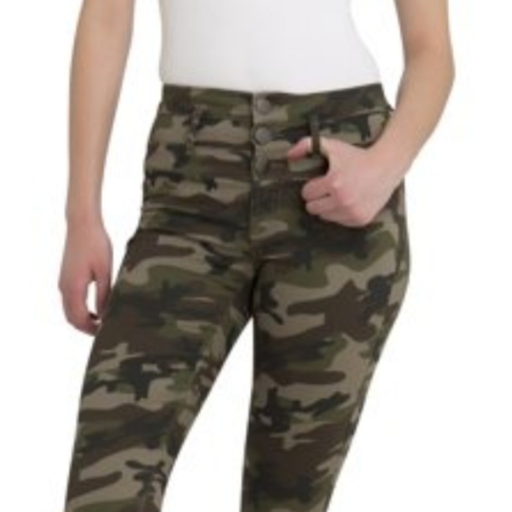 ***Camo Skinny Leg Jeans, Size 7 - Picture 2 of 5